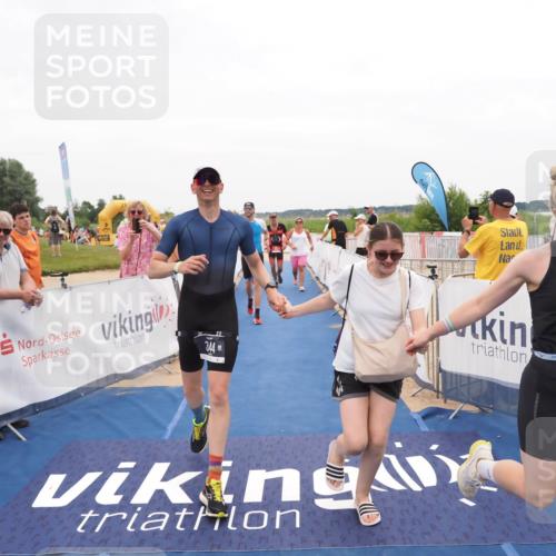 22.06.2025 - Viking Triathlon MichiJ http://msf.ph/oto/8132050 22.06.2025 15:42:58 Ziel 304, 344, 389, 615 meine-sportfotos.de