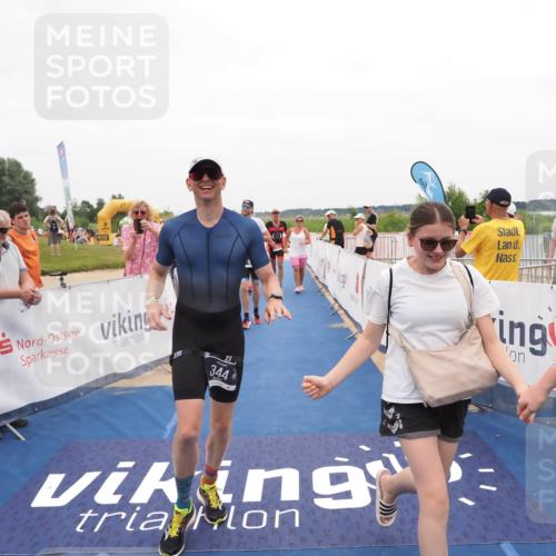 22.06.2025 - Viking Triathlon MichiJ http://msf.ph/oto/8132052 22.06.2025 15:42:59 Ziel 304, 344, 389, 615 meine-sportfotos.de
