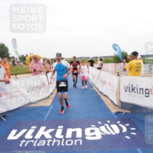 22.06.2025 - Viking Triathlon MichiJ http://msf.ph/oto/8132066 22.06.2025 15:43:00 Ziel 304, 344, 389, 615 meine-sportfotos.de