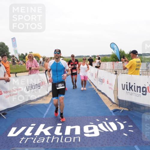 22.06.2025 - Viking Triathlon MichiJ http://msf.ph/oto/8132069 22.06.2025 15:43:01 Ziel 304, 344, 389, 615 meine-sportfotos.de
