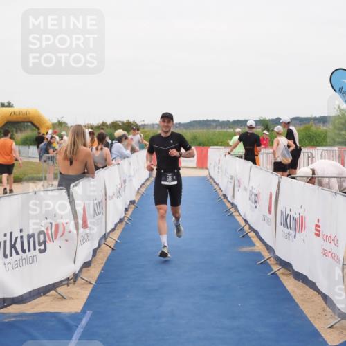 22.06.2025 - Viking Triathlon MichiJ http://msf.ph/oto/8132117 22.06.2025 15:43:17 Ziel 501 meine-sportfotos.de