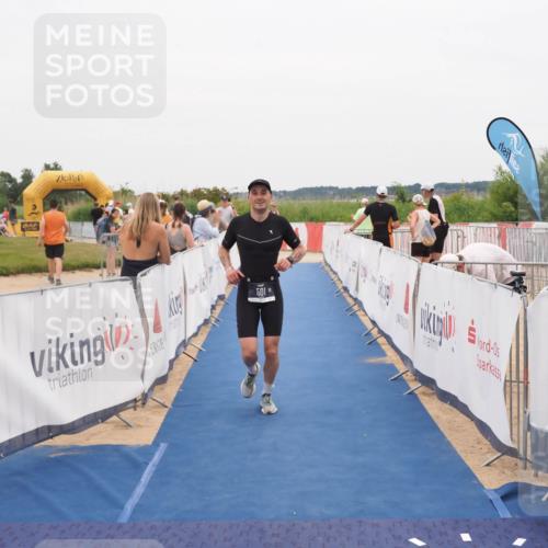 22.06.2025 - Viking Triathlon MichiJ http://msf.ph/oto/8132121 22.06.2025 15:43:18 Ziel 501 meine-sportfotos.de