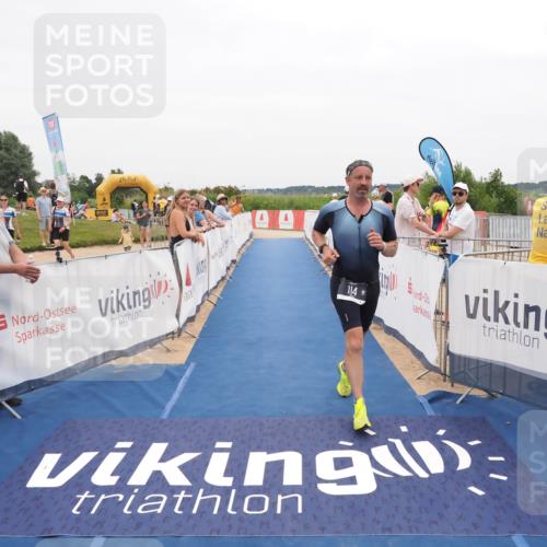 22.06.2025 - Viking Triathlon MichiJ http://msf.ph/oto/8132203 22.06.2025 15:43:51 Ziel 114 meine-sportfotos.de