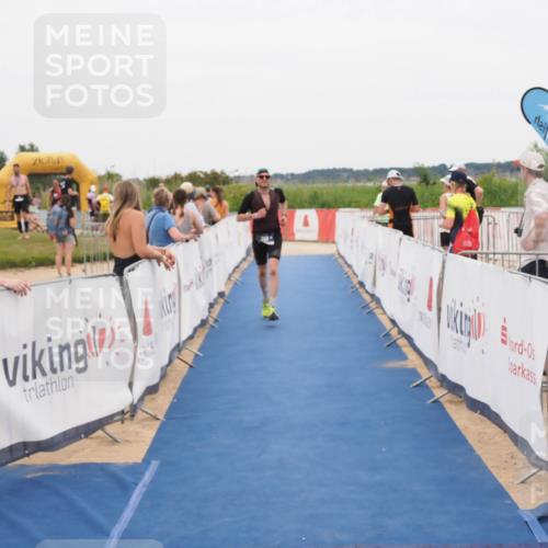 22.06.2025 - Viking Triathlon MichiJ http://msf.ph/oto/8132220 22.06.2025 15:44:24 Ziel 238 meine-sportfotos.de