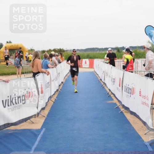 22.06.2025 - Viking Triathlon MichiJ http://msf.ph/oto/8132221 22.06.2025 15:44:24 Ziel 238 meine-sportfotos.de