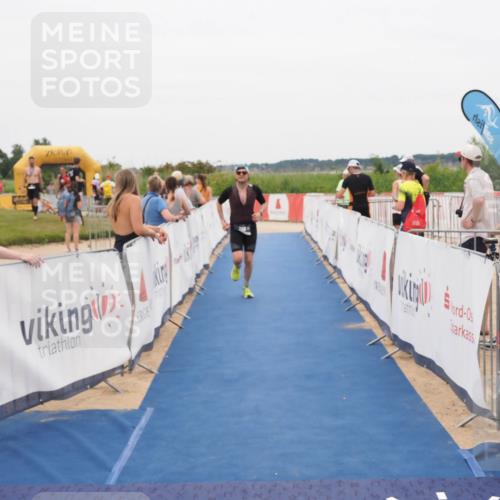 22.06.2025 - Viking Triathlon MichiJ http://msf.ph/oto/8132222 22.06.2025 15:44:24 Ziel 238 meine-sportfotos.de