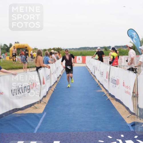 22.06.2025 - Viking Triathlon MichiJ http://msf.ph/oto/8132225 22.06.2025 15:44:24 Ziel 238 meine-sportfotos.de