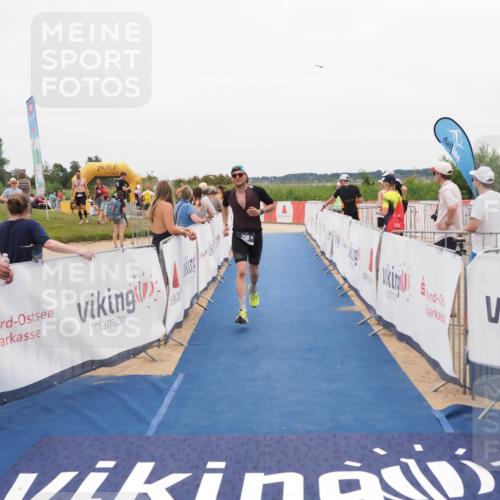 22.06.2025 - Viking Triathlon MichiJ http://msf.ph/oto/8132230 22.06.2025 15:44:25 Ziel 238 meine-sportfotos.de