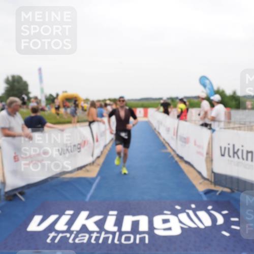 22.06.2025 - Viking Triathlon MichiJ http://msf.ph/oto/8132235 22.06.2025 15:44:26 Ziel 238 meine-sportfotos.de