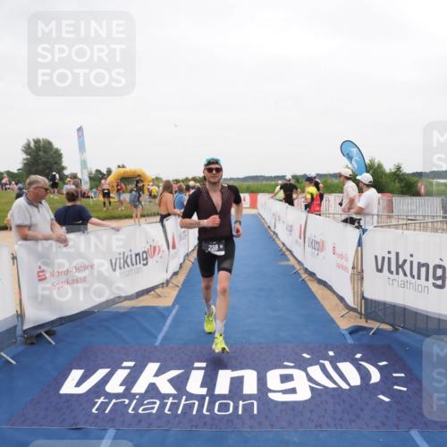 22.06.2025 - Viking Triathlon MichiJ http://msf.ph/oto/8132239 22.06.2025 15:44:26 Ziel 238 meine-sportfotos.de