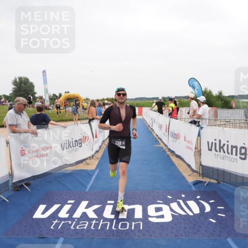 22.06.2025 - Viking Triathlon MichiJ http://msf.ph/oto/8132240 22.06.2025 15:44:26 Ziel 238 meine-sportfotos.de