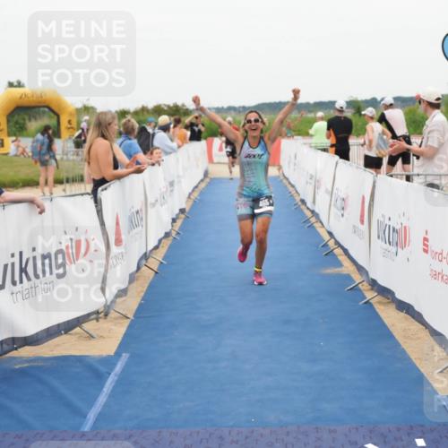 22.06.2025 - Viking Triathlon MichiJ http://msf.ph/oto/8132346 22.06.2025 15:45:04 Ziel 465, 511 meine-sportfotos.de