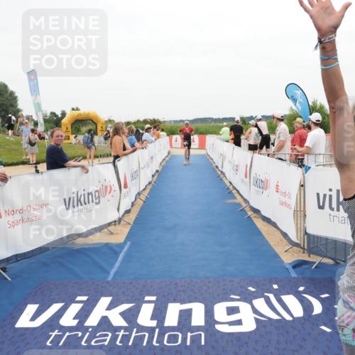 22.06.2025 - Viking Triathlon MichiJ http://msf.ph/oto/8132362 22.06.2025 15:45:06 Ziel 465, 511 meine-sportfotos.de