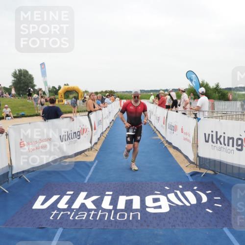22.06.2025 - Viking Triathlon MichiJ http://msf.ph/oto/8132391 22.06.2025 15:45:10 Ziel 511 meine-sportfotos.de