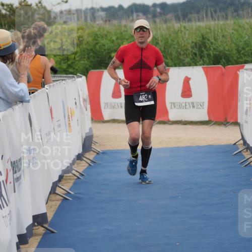 22.06.2025 - Viking Triathlon MichiJ http://msf.ph/oto/8132404 22.06.2025 15:45:39 Ziel 482 meine-sportfotos.de