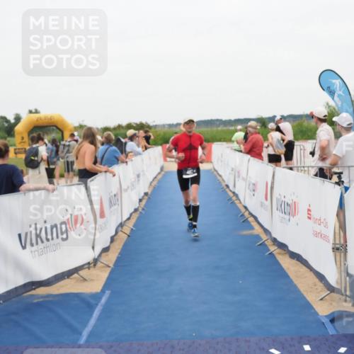 22.06.2025 - Viking Triathlon MichiJ http://msf.ph/oto/8132432 22.06.2025 15:45:42 Ziel 482 meine-sportfotos.de