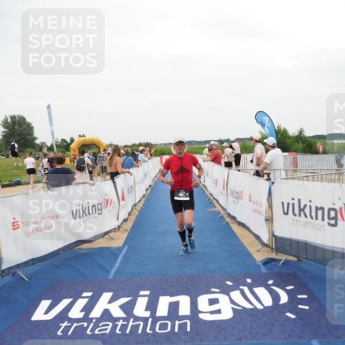 22.06.2025 - Viking Triathlon MichiJ http://msf.ph/oto/8132443 22.06.2025 15:45:44 Ziel 115, 482 meine-sportfotos.de