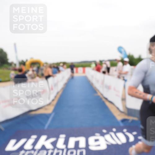 22.06.2025 - Viking Triathlon MichiJ http://msf.ph/oto/8132473 22.06.2025 15:45:51 Ziel 115, 449 meine-sportfotos.de