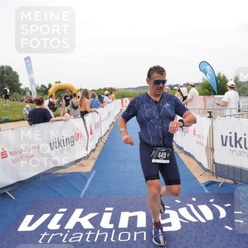 22.06.2025 - Viking Triathlon MichiJ http://msf.ph/oto/8132509 22.06.2025 15:45:56 Ziel 449 meine-sportfotos.de