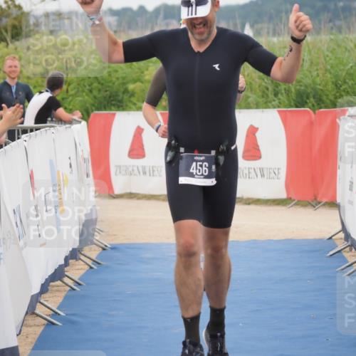 22.06.2025 - Viking Triathlon MichiJ http://msf.ph/oto/8132562 22.06.2025 15:46:44 Ziel 456 meine-sportfotos.de