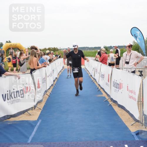 22.06.2025 - Viking Triathlon MichiJ http://msf.ph/oto/8132577 22.06.2025 15:46:46 Ziel 456 meine-sportfotos.de