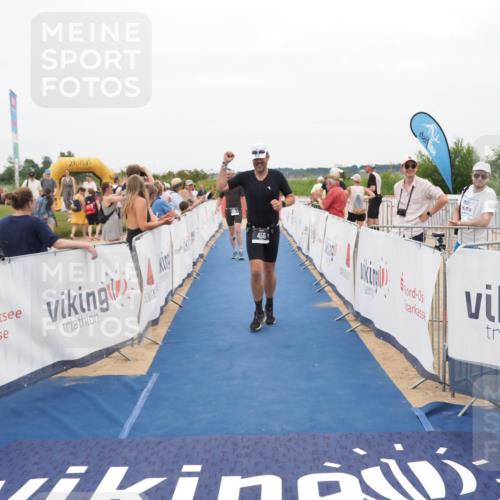 22.06.2025 - Viking Triathlon MichiJ http://msf.ph/oto/8132581 22.06.2025 15:46:46 Ziel 456 meine-sportfotos.de