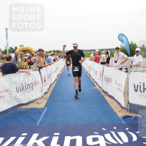 22.06.2025 - Viking Triathlon MichiJ http://msf.ph/oto/8132582 22.06.2025 15:46:46 Ziel 456 meine-sportfotos.de