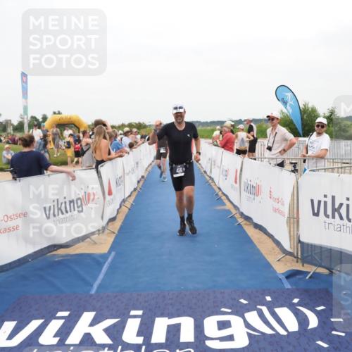 22.06.2025 - Viking Triathlon MichiJ http://msf.ph/oto/8132584 22.06.2025 15:46:46 Ziel 456 meine-sportfotos.de