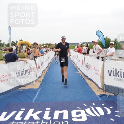 22.06.2025 - Viking Triathlon MichiJ http://msf.ph/oto/8132585 22.06.2025 15:46:47 Ziel 335, 456 meine-sportfotos.de