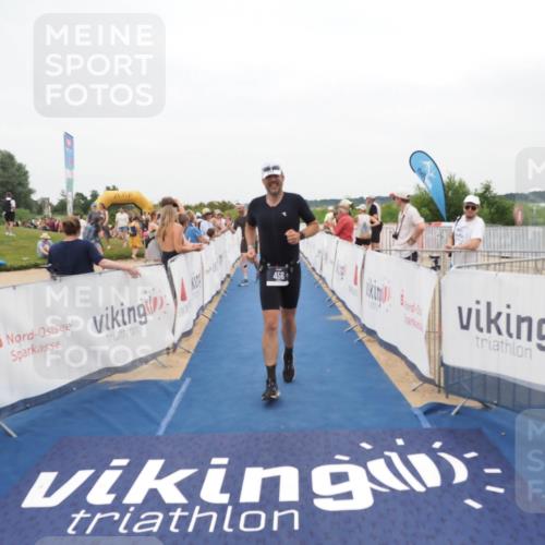 22.06.2025 - Viking Triathlon MichiJ http://msf.ph/oto/8132588 22.06.2025 15:46:47 Ziel 335, 456 meine-sportfotos.de