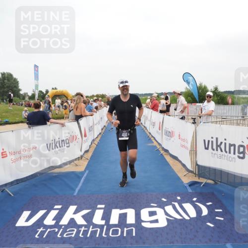 22.06.2025 - Viking Triathlon MichiJ http://msf.ph/oto/8132590 22.06.2025 15:46:47 Ziel 335, 456 meine-sportfotos.de