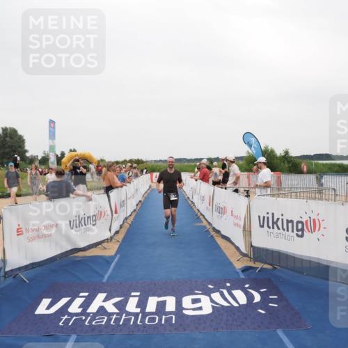 22.06.2025 - Viking Triathlon MichiJ http://msf.ph/oto/8132598 22.06.2025 15:46:52 Ziel 335, 456 meine-sportfotos.de