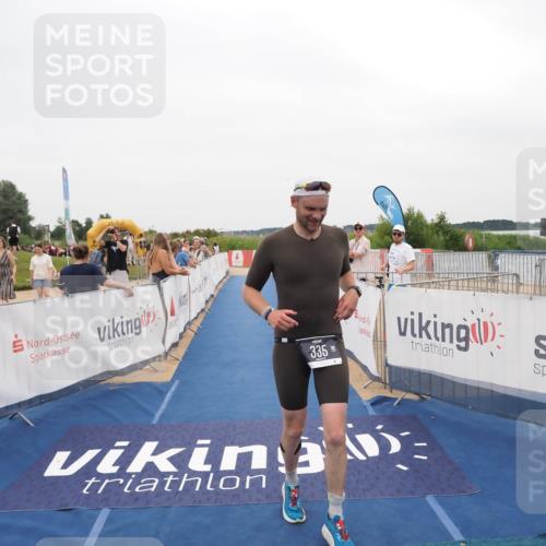 22.06.2025 - Viking Triathlon MichiJ http://msf.ph/oto/8132615 22.06.2025 15:46:54 Ziel 335 meine-sportfotos.de