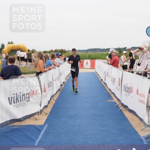 22.06.2025 - Viking Triathlon MichiJ http://msf.ph/oto/8132629 22.06.2025 15:47:20 Ziel 204 meine-sportfotos.de