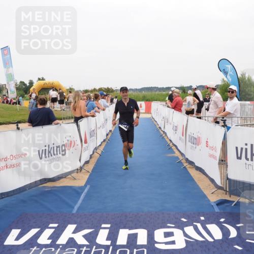 22.06.2025 - Viking Triathlon MichiJ http://msf.ph/oto/8132639 22.06.2025 15:47:21 Ziel 204 meine-sportfotos.de