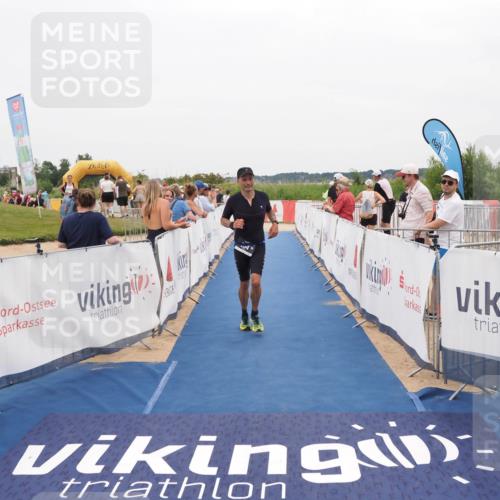 22.06.2025 - Viking Triathlon MichiJ http://msf.ph/oto/8132640 22.06.2025 15:47:22 Ziel 204 meine-sportfotos.de