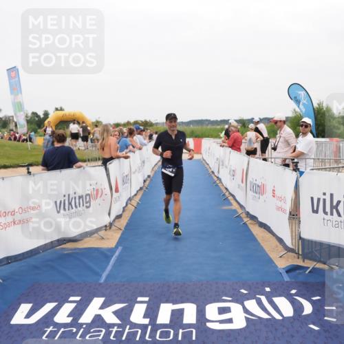 22.06.2025 - Viking Triathlon MichiJ http://msf.ph/oto/8132641 22.06.2025 15:47:22 Ziel 204 meine-sportfotos.de