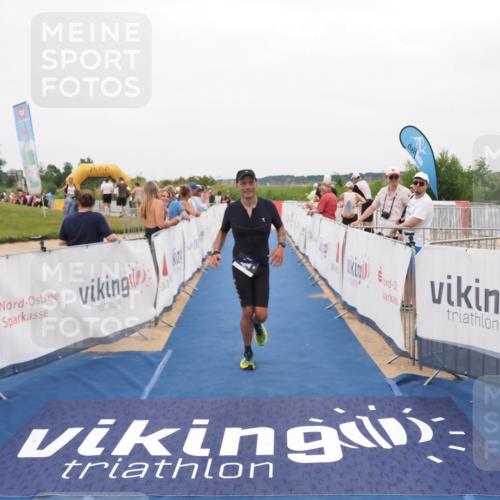 22.06.2025 - Viking Triathlon MichiJ http://msf.ph/oto/8132645 22.06.2025 15:47:22 Ziel 204 meine-sportfotos.de