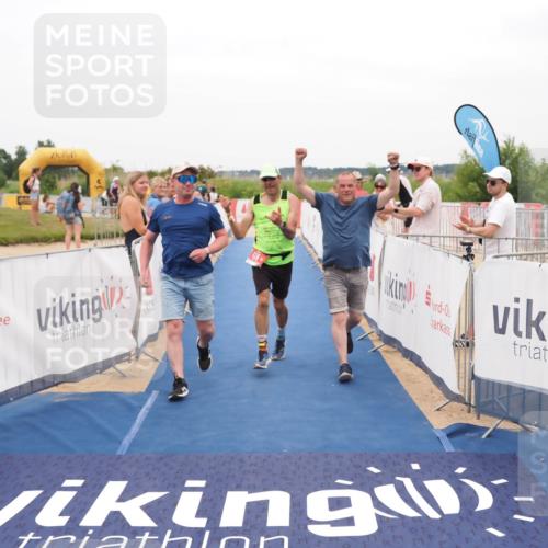 22.06.2025 - Viking Triathlon MichiJ http://msf.ph/oto/8132719 22.06.2025 15:48:02 Ziel 618 meine-sportfotos.de