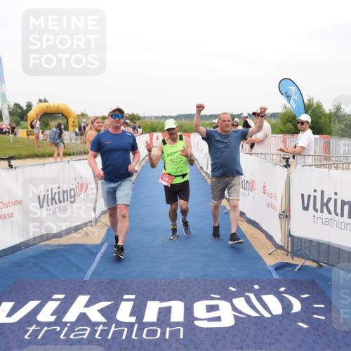 22.06.2025 - Viking Triathlon MichiJ http://msf.ph/oto/8132721 22.06.2025 15:48:02 Ziel 618 meine-sportfotos.de