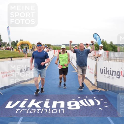 22.06.2025 - Viking Triathlon MichiJ http://msf.ph/oto/8132724 22.06.2025 15:48:03 Ziel 309, 618 meine-sportfotos.de