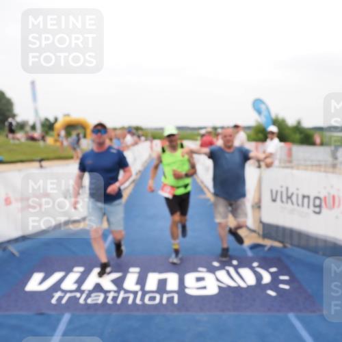 22.06.2025 - Viking Triathlon MichiJ http://msf.ph/oto/8132726 22.06.2025 15:48:03 Ziel 309, 618 meine-sportfotos.de