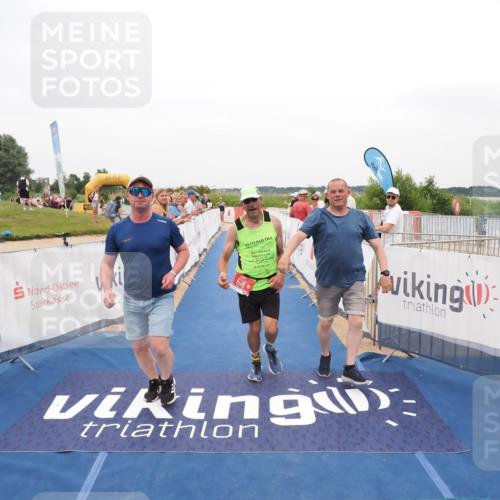 22.06.2025 - Viking Triathlon MichiJ http://msf.ph/oto/8132727 22.06.2025 15:48:03 Ziel 309, 618 meine-sportfotos.de