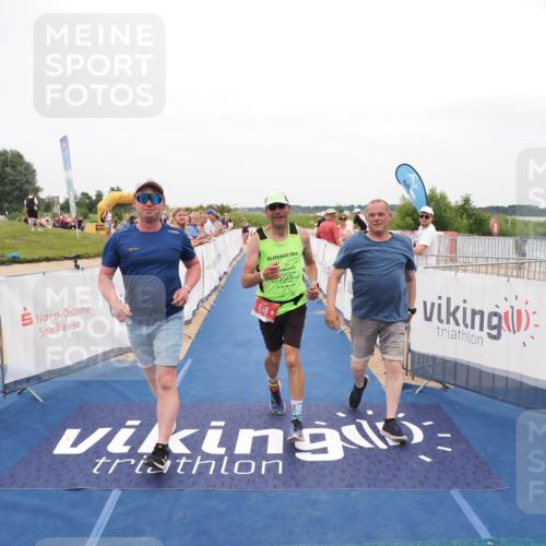 22.06.2025 - Viking Triathlon MichiJ http://msf.ph/oto/8132728 22.06.2025 15:48:03 Ziel 309, 618 meine-sportfotos.de