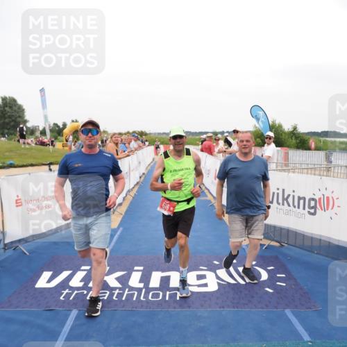 22.06.2025 - Viking Triathlon MichiJ http://msf.ph/oto/8132729 22.06.2025 15:48:03 Ziel 309, 618 meine-sportfotos.de