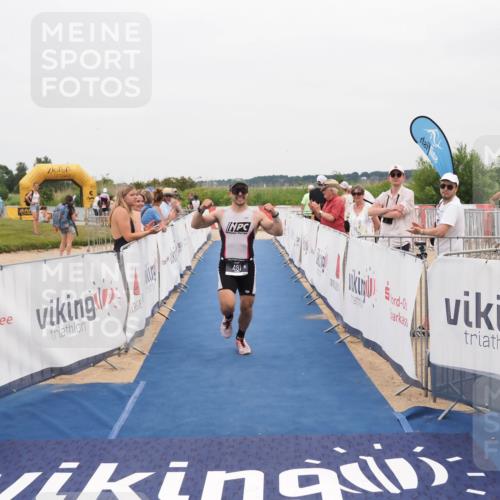 22.06.2025 - Viking Triathlon MichiJ http://msf.ph/oto/8132775 22.06.2025 15:48:21 Ziel 481 meine-sportfotos.de