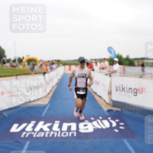 22.06.2025 - Viking Triathlon MichiJ http://msf.ph/oto/8132781 22.06.2025 15:48:21 Ziel 481 meine-sportfotos.de