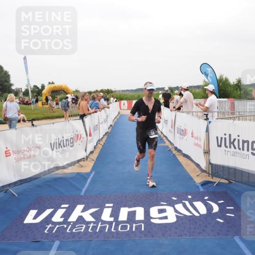 22.06.2025 - Viking Triathlon MichiJ http://msf.ph/oto/8132858 22.06.2025 15:49:54 Ziel 34 meine-sportfotos.de