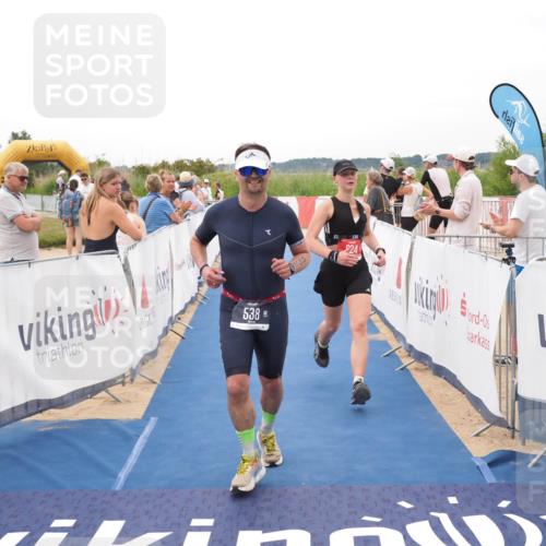 22.06.2025 - Viking Triathlon MichiJ http://msf.ph/oto/8132980 22.06.2025 15:52:03 Ziel 538, 624 meine-sportfotos.de