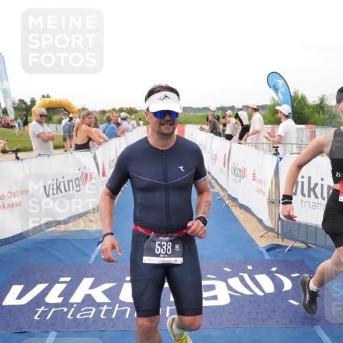 22.06.2025 - Viking Triathlon MichiJ http://msf.ph/oto/8132988 22.06.2025 15:52:04 Ziel 538, 624 meine-sportfotos.de